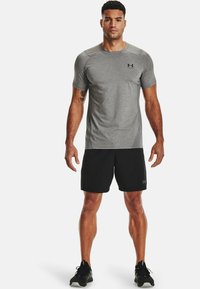Under Armour FITTED - Sports T-shirts - carbon heather