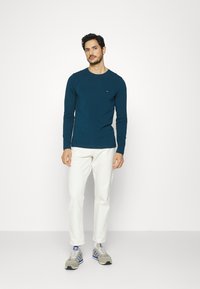 Tommy Hilfiger STRETCH SLIM FIT - Camisola de manga comprida - dark lakeside