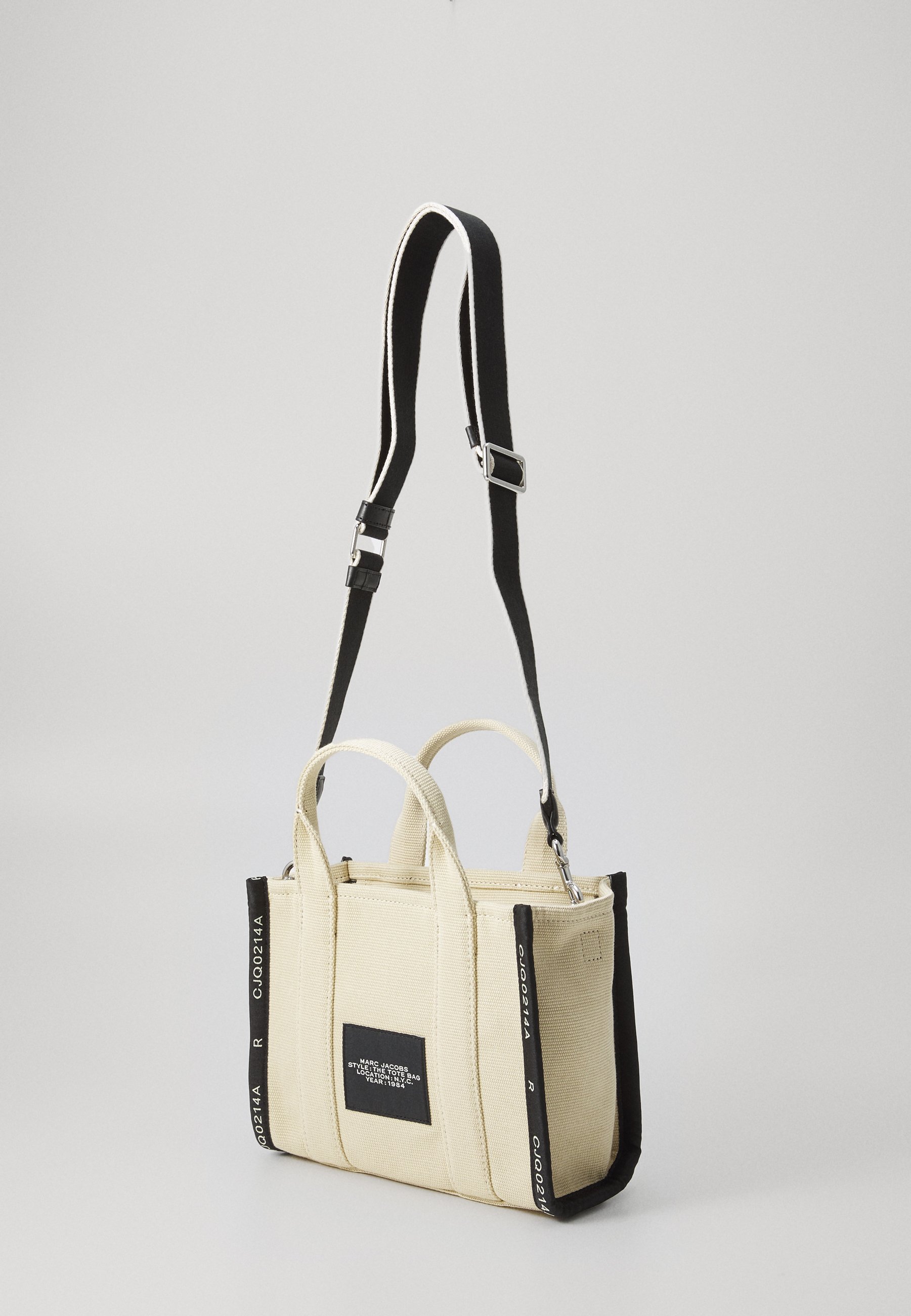 MARC JACOBS THE SMALL TOTE - Geantă de mână - warm sand/bej nisip