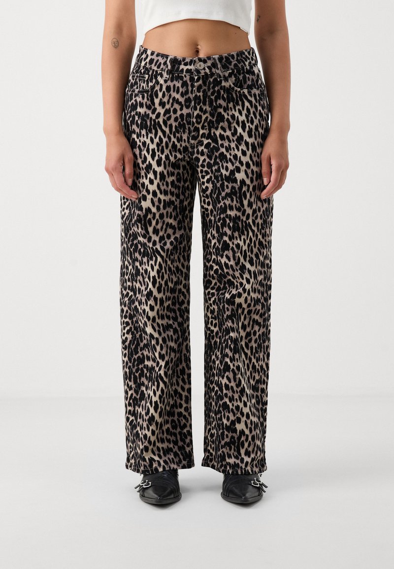 ONLY Petite ONLJUICY ANLIE WIDE - Džíny Relaxed Fit - black