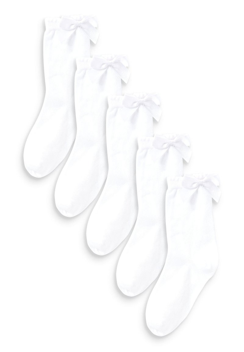Weiße Knöchelsocken aus weichem Material mit einer dekorativen Schleife am Bund. Set aus fünf Paaren. Glatte Textur.