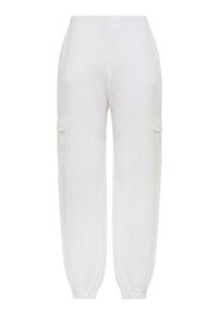 Białe lniane spodnie cargo z elastycznym pasem, zwężanymi kostkami i dwoma bocznymi kieszeniami. Charakteryzują się fakturowaną tkaniną i luźnym krojem.