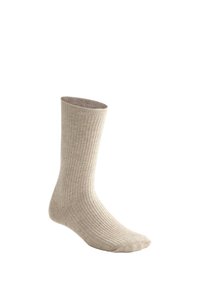 Chaussette beige côtelée mi-mollet avec talon et pointe renforcés, présentée sur fond blanc.