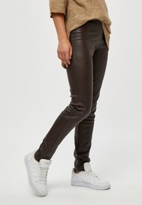 PEPPERCORN LINETTE - Leggings - Hosen - slate brown