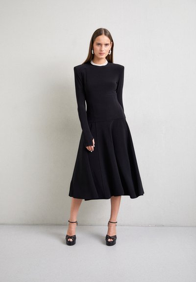 Norma Kamali SHOULDER PAD LONG SLEEVE CREW - Μπλούζα με μακριά μανίκια - black