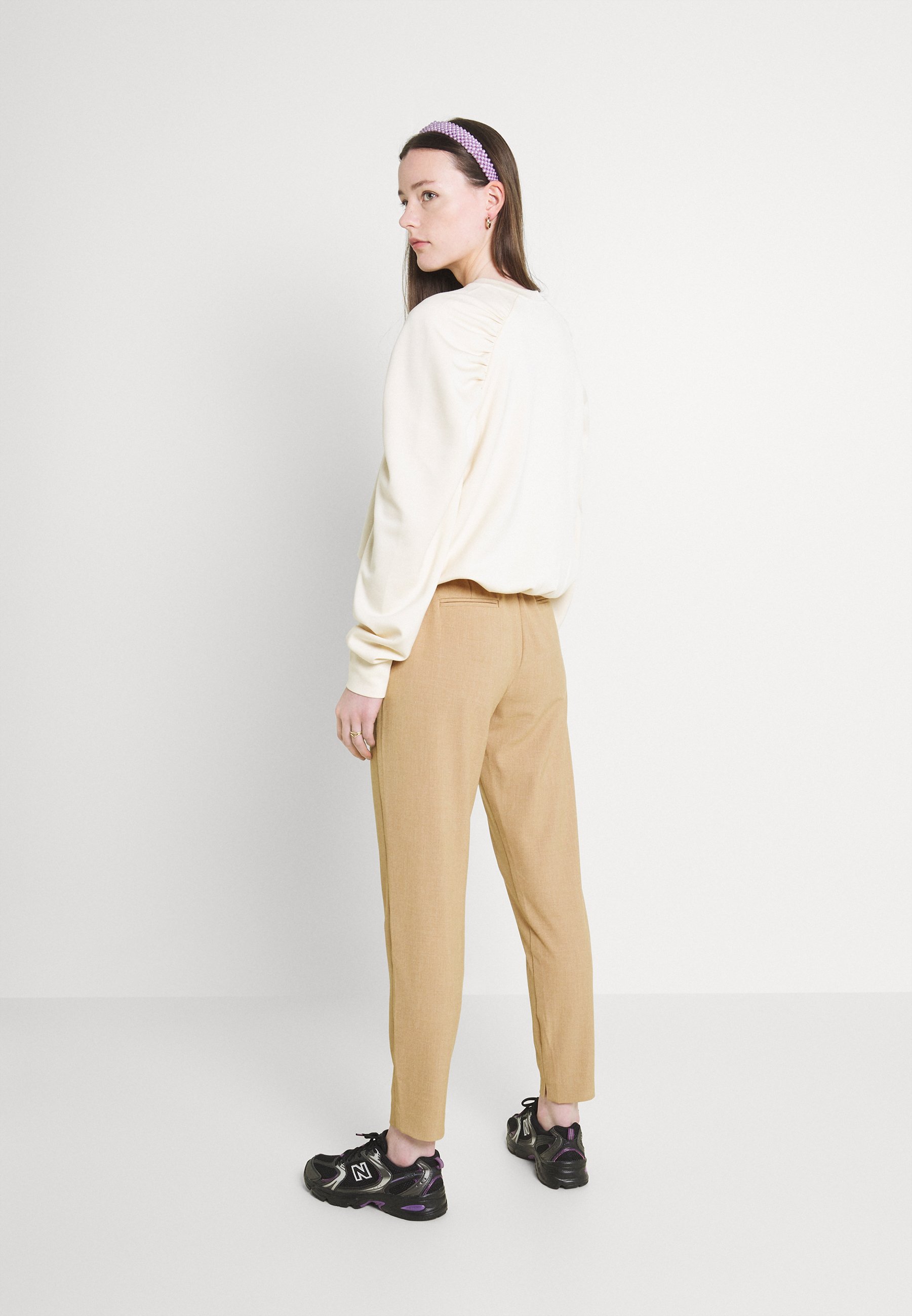 Femme DANTA PANTS CROP - Pantalon classique Femme DANTA PANTS CROP - Pantalon classique