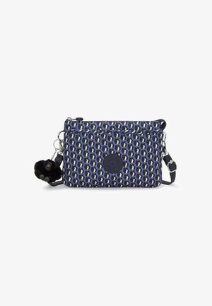 Navy-gekleurde crossbodytas met een textuurstof, ritsluiting, afneembare schouderband en een zwart pom-pom charm eraan bevestigd.