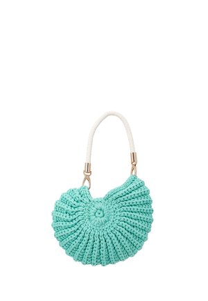 Geantă rotundă țesută verde spumă de mare, cu mâner alb împletit prins cu cleme aurii.