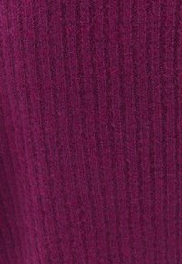 Niet geselecteerd, plum caspia