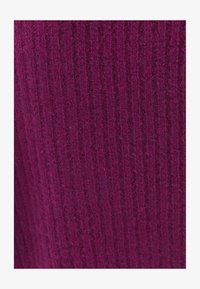 Niet geselecteerd, plum caspia