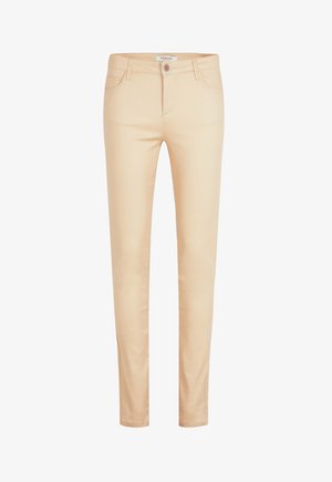 Pantalons slim fit beiges en tissu lisse, dotés de cinq poches, d'une fermeture à bouton et d'un design de jambe fuselée.