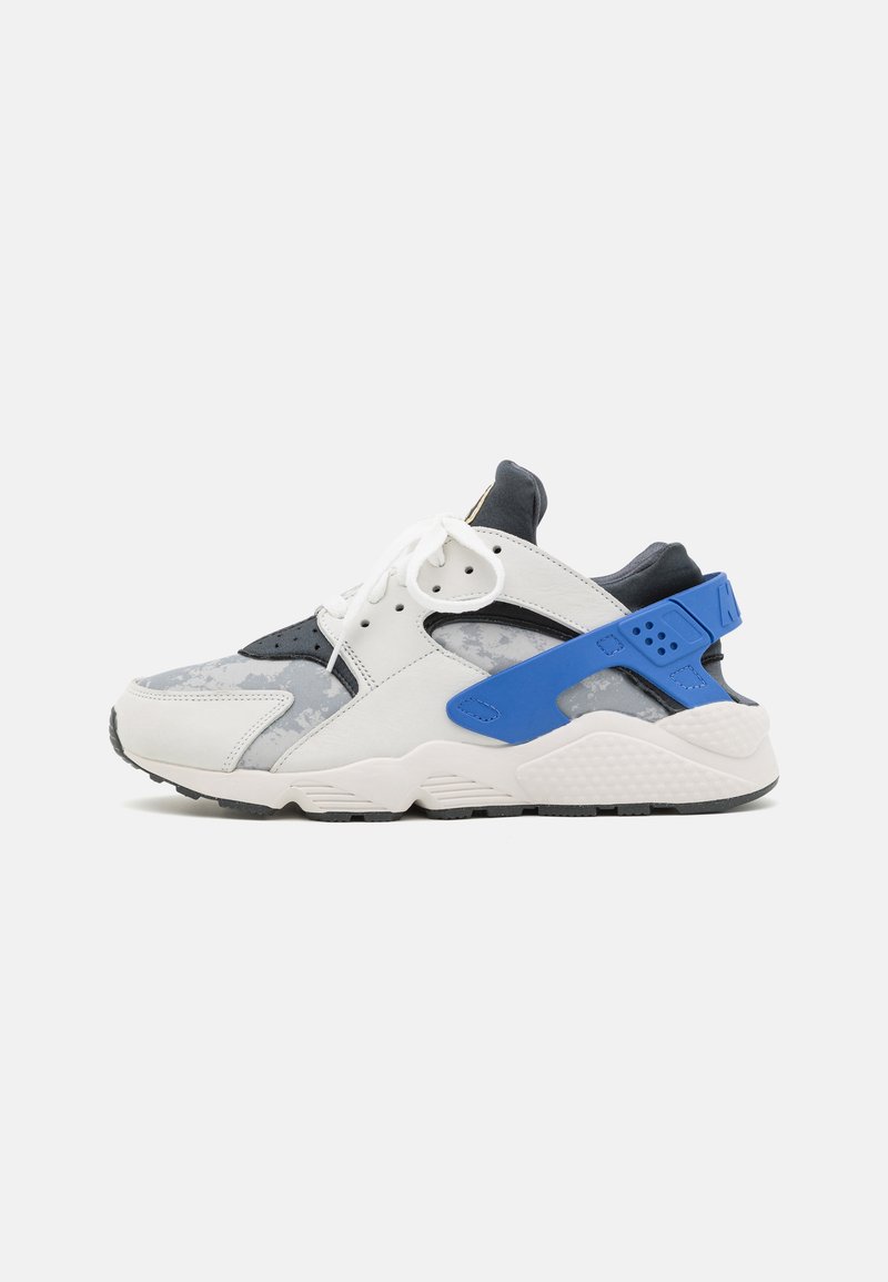 nike huarache crema