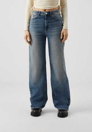 ONLJUICY WIDE - Vaqueros boyfriend - medium blue denim