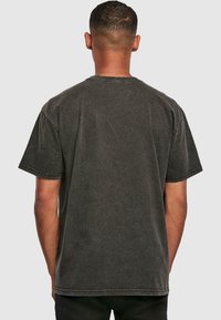 Merchcode NEW YORK WORDING - ACID WASHED  TEE - T-shirt print - black
