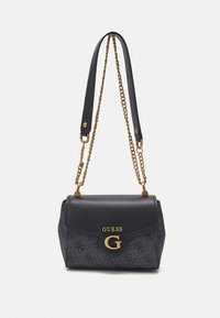 Borsa a mano blu scuro con un motivo testurizzato, dotata di catena e manici in pelle color oro, e un grande logo "G" dorato sul davanti.