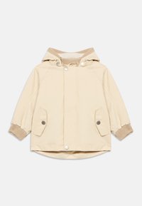 Μπεζ παιδικό μπουφάν με κουκούλα, εμπρός κλείσιμο με κουμπιά τύπου σναπ, ριμπ μανσέτες, δύο εμπρόσθιες τσέπες με καπάκι και κουμπιά τύπου σναπ, και φόδρα κουκούλας από ριμπ ύφασμα.