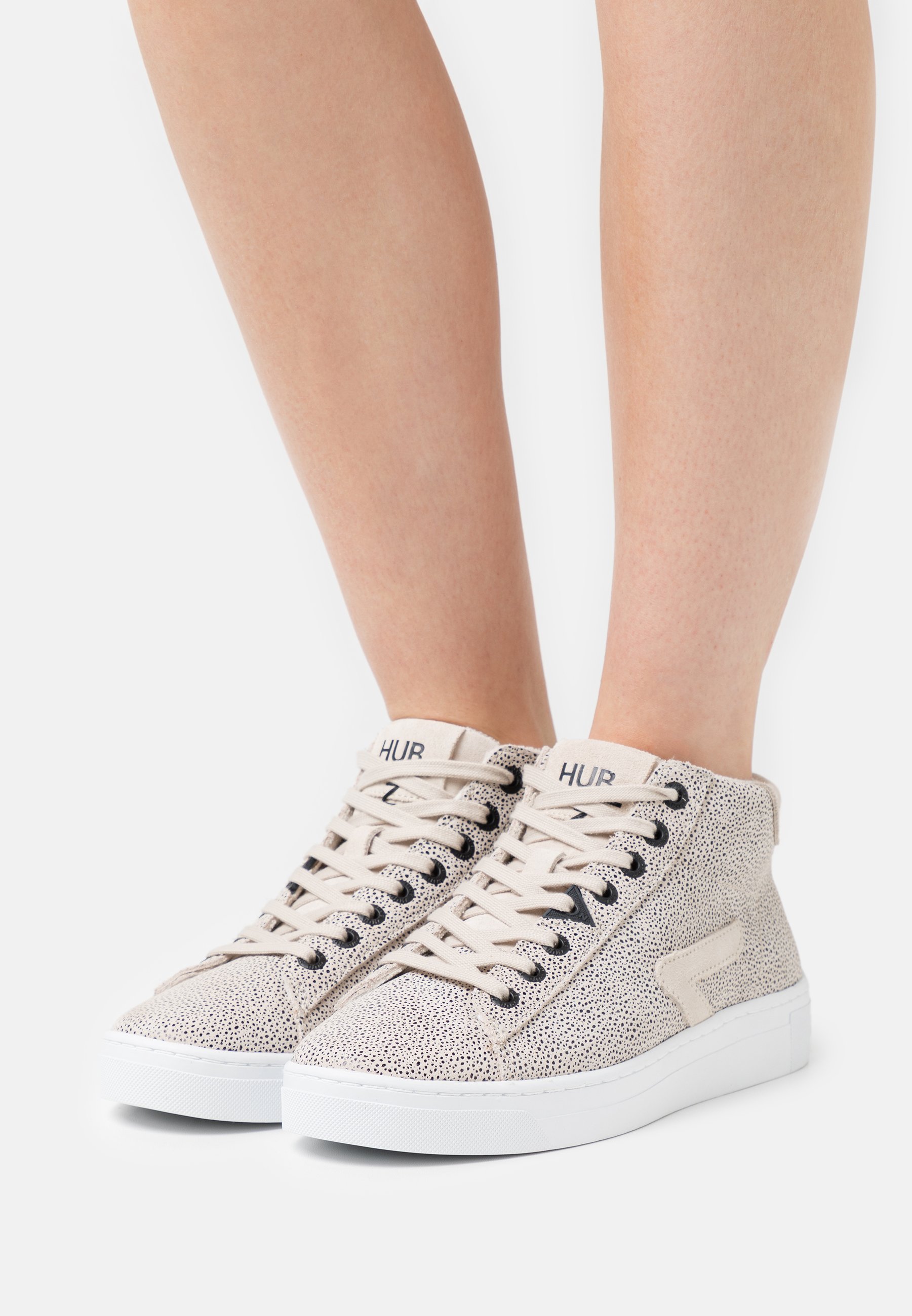 Hub Dames Lage sneakers Line-w 2.0 Beige - Schoenen.nl