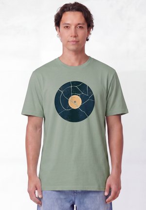 watapparel, BROKEN VINYL UNISEX - T-Shirt print - aloe