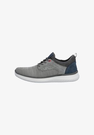 Grauer und dunkelblauer Sportschuh mit Mesh-Obermaterial, Schnürverschluss, gepolsterter weißer Sohle und Zuglasche an der Ferse.