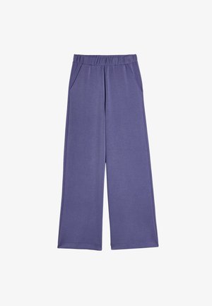 Fioletowe spodnie szerokie z elastyczną talią, bocznymi kieszeniami i miękką, gładką fakturą. Lekka tkanina odpowiednia do codziennego noszenia.