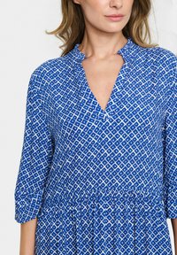 Saint Tropez EDASZ - Rochie de zi - surf blue tiles