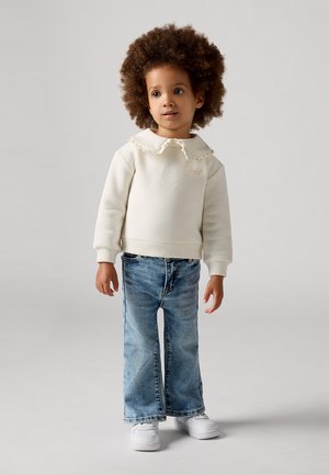 726 - Jeans a zampa - happy camper