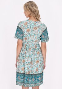 usha Vapaa-ajan mekko - aqua multicolor