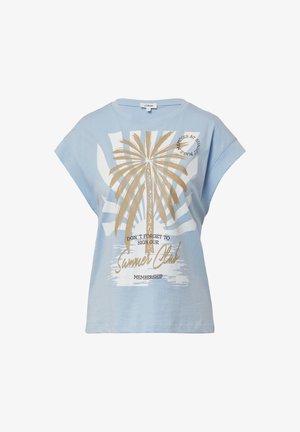 Jasnoniebieska bawełniana koszulka z krótkim rękawem. Posiada złoty graficzny motyw palmy oraz napis "Nie zapomnij zapisać się do naszego Lata Klubu."