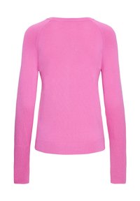 Pullover en tricot rose à manches longues avec des poignets et un bas côtelés, présenté de dos sur un fond blanc.