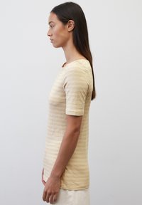 marc-o-polo-t-shirt-print-multi-natural-sand-beige-zalando-at