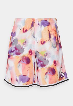 Pantalones cortos coloridos con un patrón abstracto floral en tonos pastel de rosa, naranja y púrpura, que presentan un ribete negro y un acento de logo.