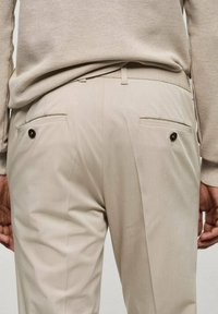 Mango Chino - beige