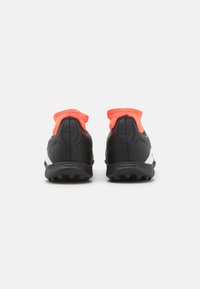 adidas Performance PREDATOR LEAGUE LL TF - Botines de fútbol para césped - core black/footwear white/solar red