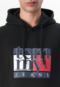 Tommy Jeans REG FLAG - Sweatshirt - black
