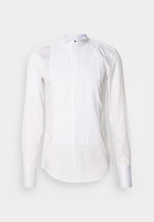 Weißes Langarmhemd mit Stehkragen, strukturiertem Vorderteil, glattem Körper und geknöpften Manschetten. Klassische Passform und klare Linien.