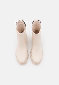 Guess Botki