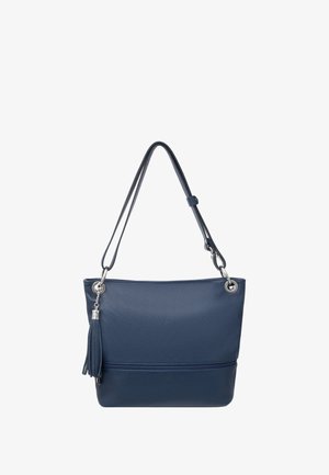 Bolso tote de cuero azul marino con un acabado texturizado, correa ajustable, herrajes plateados y un borlón decorativo. Cuenta con un bolsillo con cremallera.