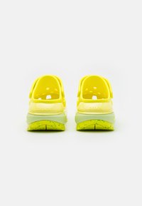 Crocs MEGA CRUSH UNISEX - Tresko - acidity