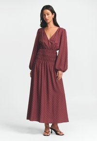 Unausgewählt, crimson spot