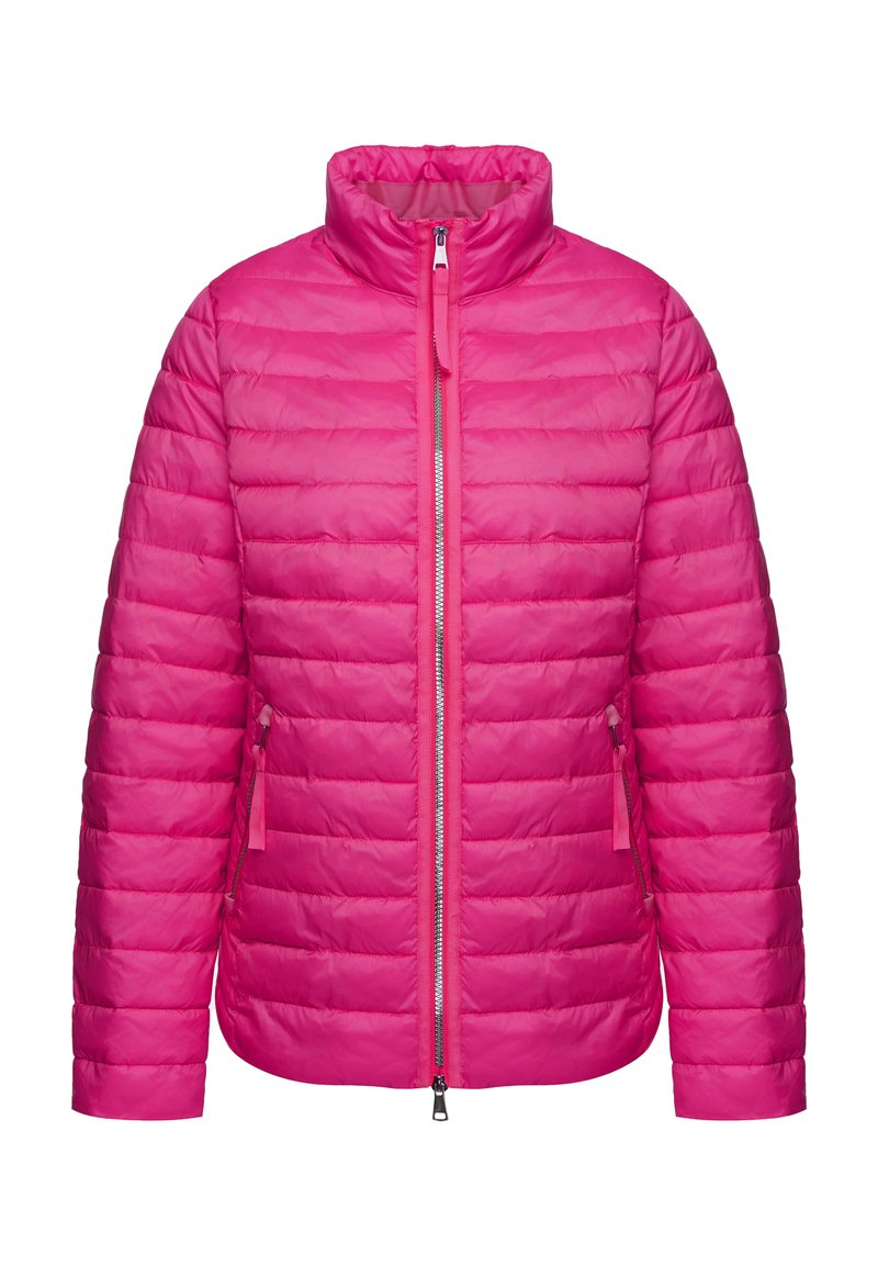Getailleerde roze gewatteerde jas met een hoge kraag, horizontale stiksels, rits aan de voorkant en zijzakken. Glad materiaal met een lichte glans.