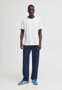 Blend BHBRODY PANTS REGULAR FIT - Treniņtērpa apakšdaļas - dress blues