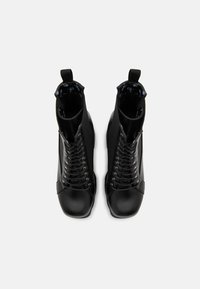 LAMODA BONNIE N CLYDE - Botines con plataforma - black