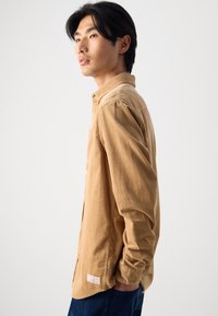 Scotch & Soda REGULAR FIT SHIRT - Camisa - tannin