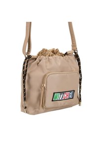 Sac à main en tissu beige avec un haut froncé, une bandoulière réglable et une poche zippée à l'avant. Présente un logo coloré "WITTCHEN" et des sangles à motifs.