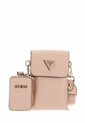 Sac bandoulière en cuir rose avec un logo triangulaire doré, porte-cartes amovible et sangle ajustable, présentant un matériau texturé et des accents.