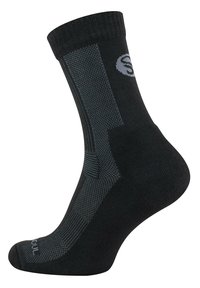 Chaussette de sport noire avec un motif texturé, talon renforcé, soutien de la voûte plantaire et un logo sur le côté. Idéale pour le confort et la performance.