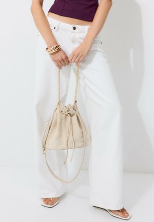 Stradivarius, QUILTED BUCKET CROSSBODY BAG - Sac à main - beige