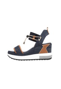 Jeans-Wedgesandale mit braunen Akzenten; verfügt über einen verstellbaren Knöchelriemen, eine weiße Sohle und einen strukturierten Stoff. Klassisches Design mit einem modernen Twist.