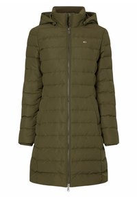 Olivgrön vadderad jacka med dragkedja, huva och ribbade muddar; har horisontella quiltade sektioner och sidofickor.