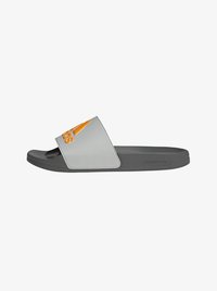 Unselected, grey two crew orange grey four